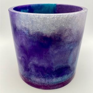 Handmade Resin Make-up Brush Holder